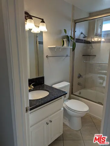 $2,150 | 2925 East Spaulding Street, Unit 307, Long Beach, CA 90804