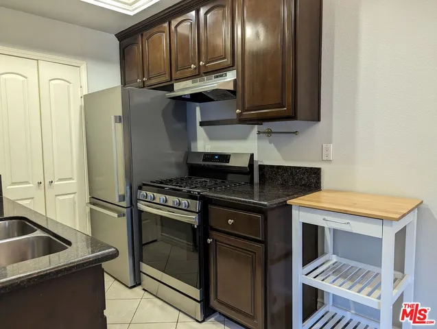 $2,150 | 2925 East Spaulding Street, Unit 307, Long Beach, CA 90804