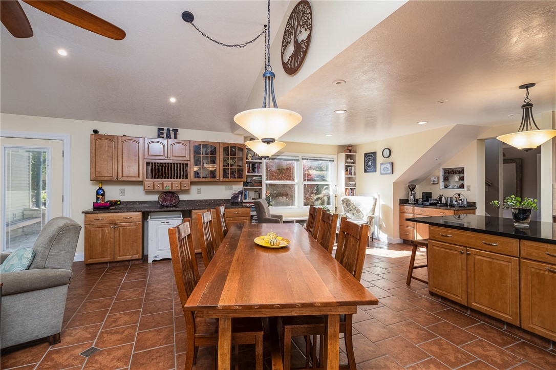 18421 Chief Road Charleston, IL 61920 - Photo 9 of 47