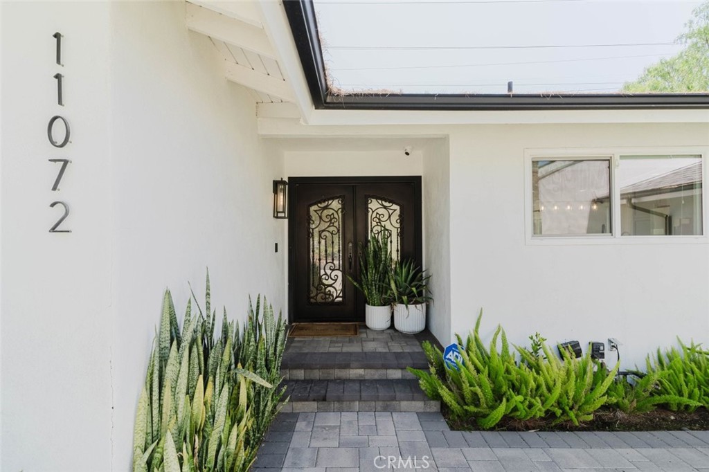 11072 Chimineas Avenue Porter Ranch, CA 91326 - Photo 3 of 46