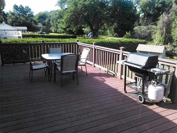 142 Country Road Agawam, MA 01001 - Photo 5 of 25 Gallery Image 5