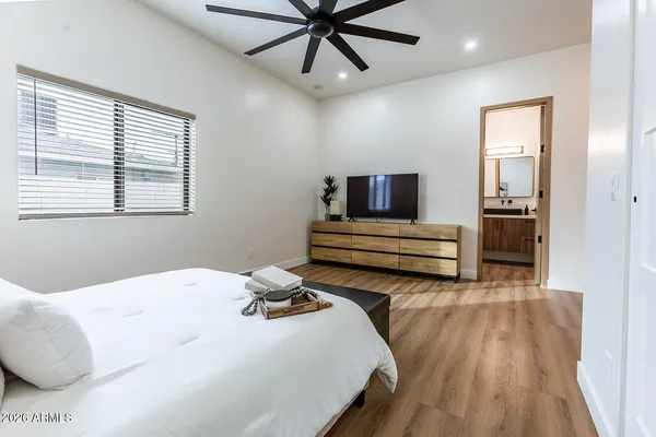 $1,799,999 | 2536 East Indianola Avenue, Phoenix, AZ 85016