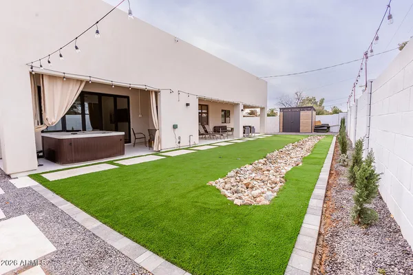 $1,799,999 | 2536 East Indianola Avenue, Phoenix, AZ 85016