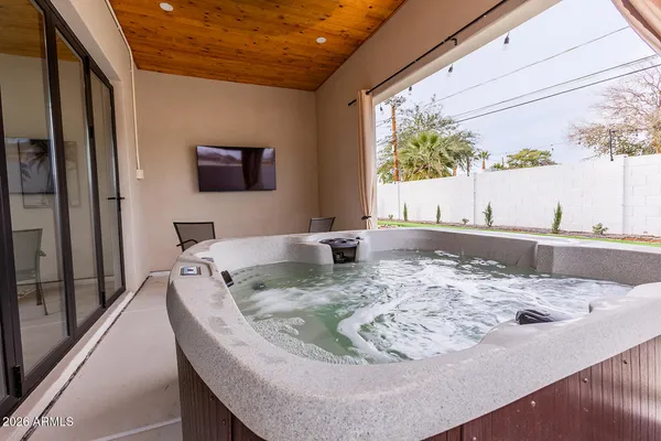 $1,799,999 | 2536 East Indianola Avenue, Phoenix, AZ 85016
