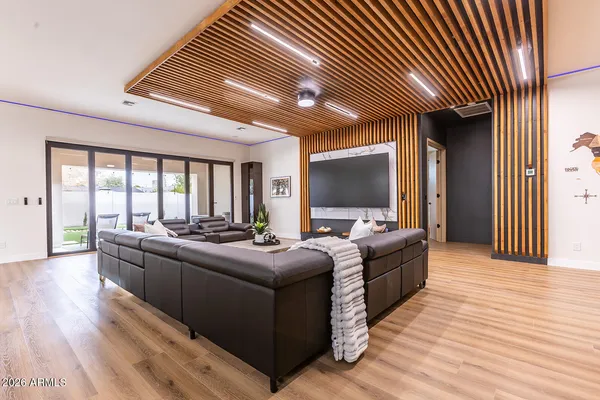 $1,799,999 | 2536 East Indianola Avenue, Phoenix, AZ 85016