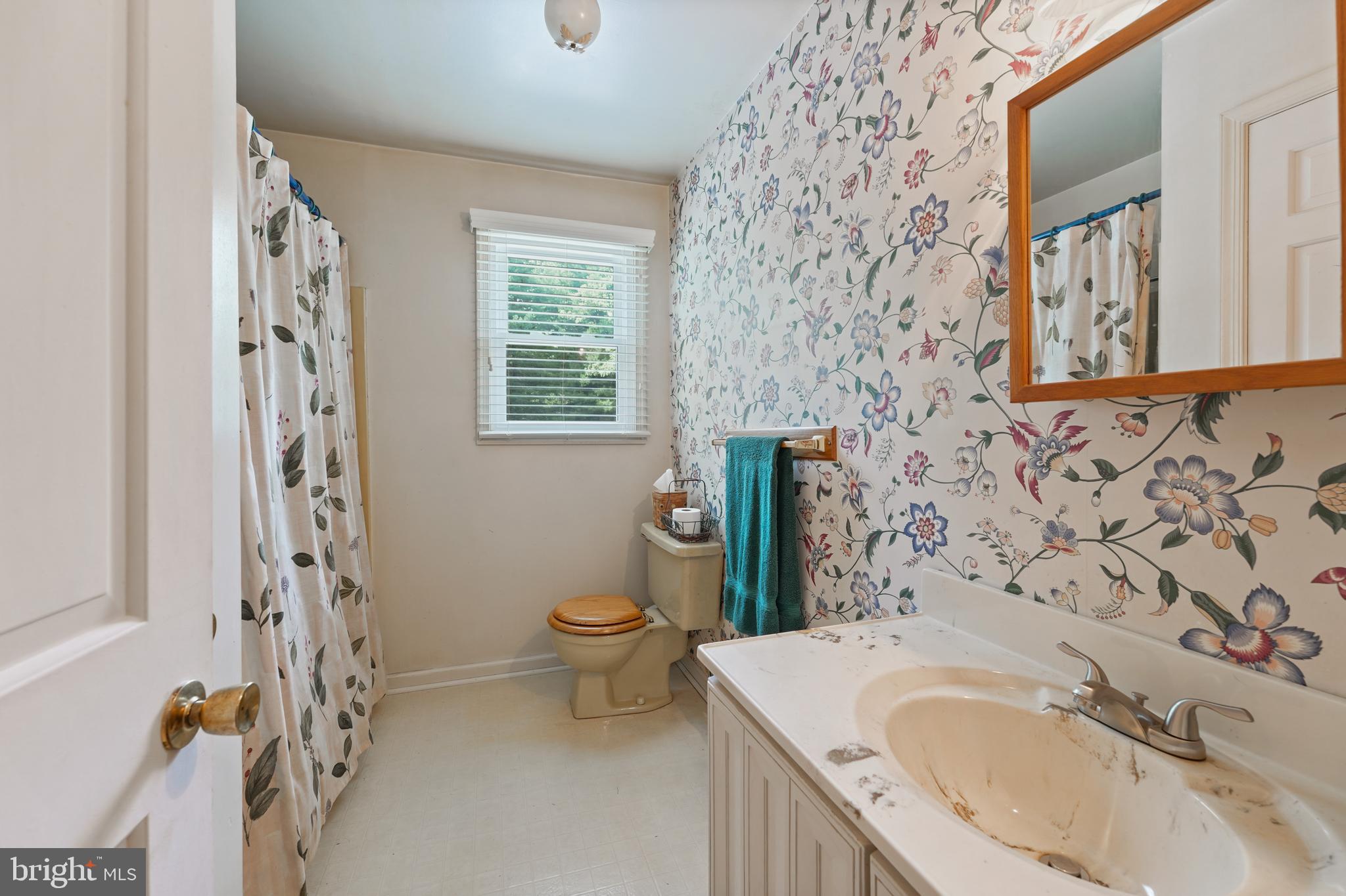 630 South Chester Road West Chester, PA 19382 - Photo 27 of 35 Full Hall Bath