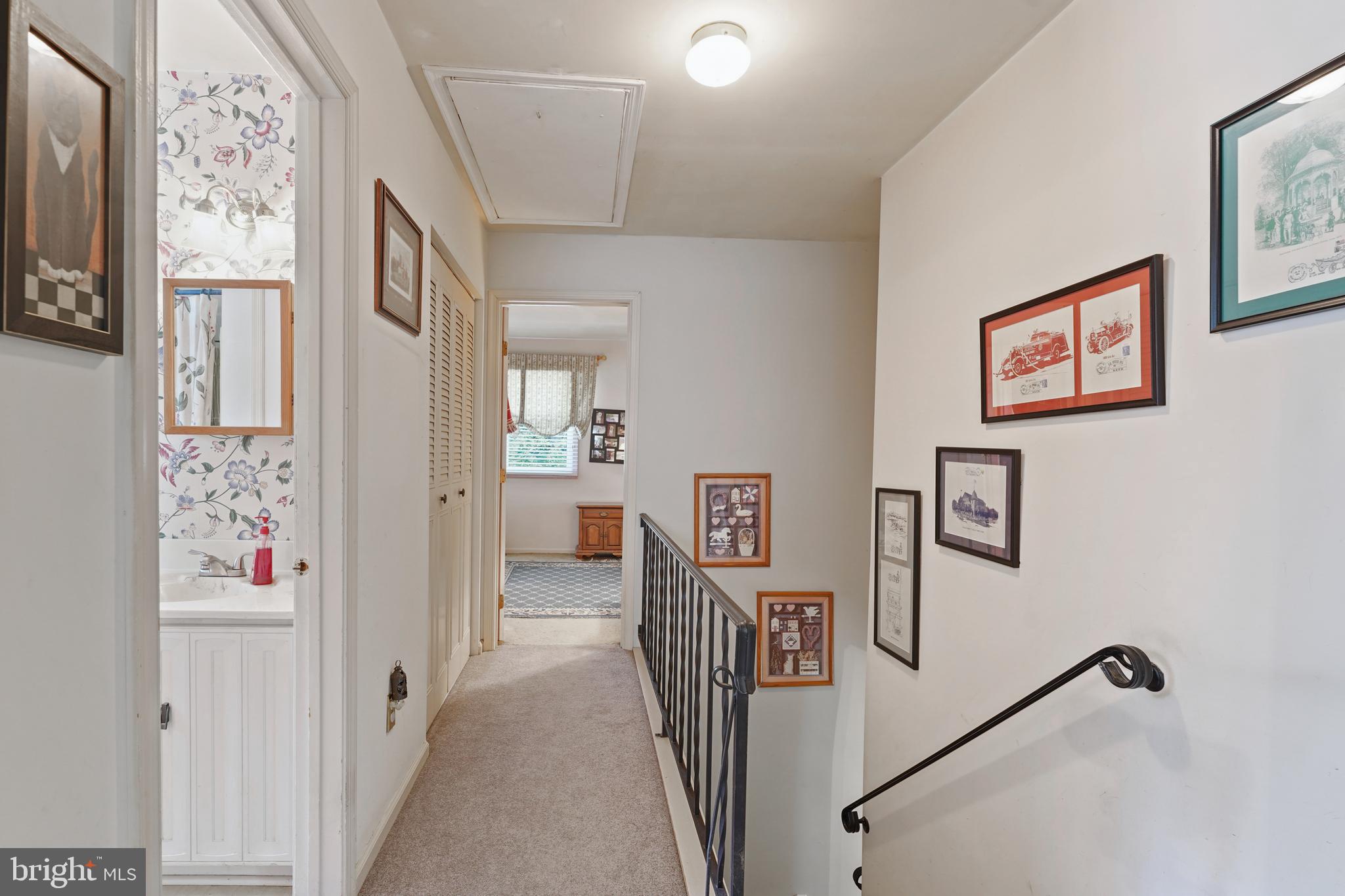 630 South Chester Road West Chester, PA 19382 - Photo 28 of 35 Second Floor Hallway