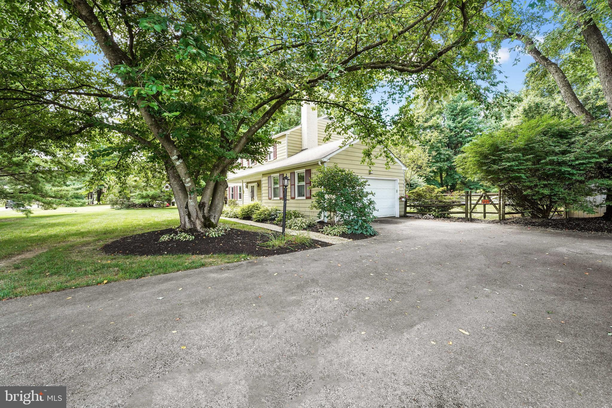 630 South Chester Road West Chester, PA 19382 - Photo 34 of 35 Driveway - side entry garage