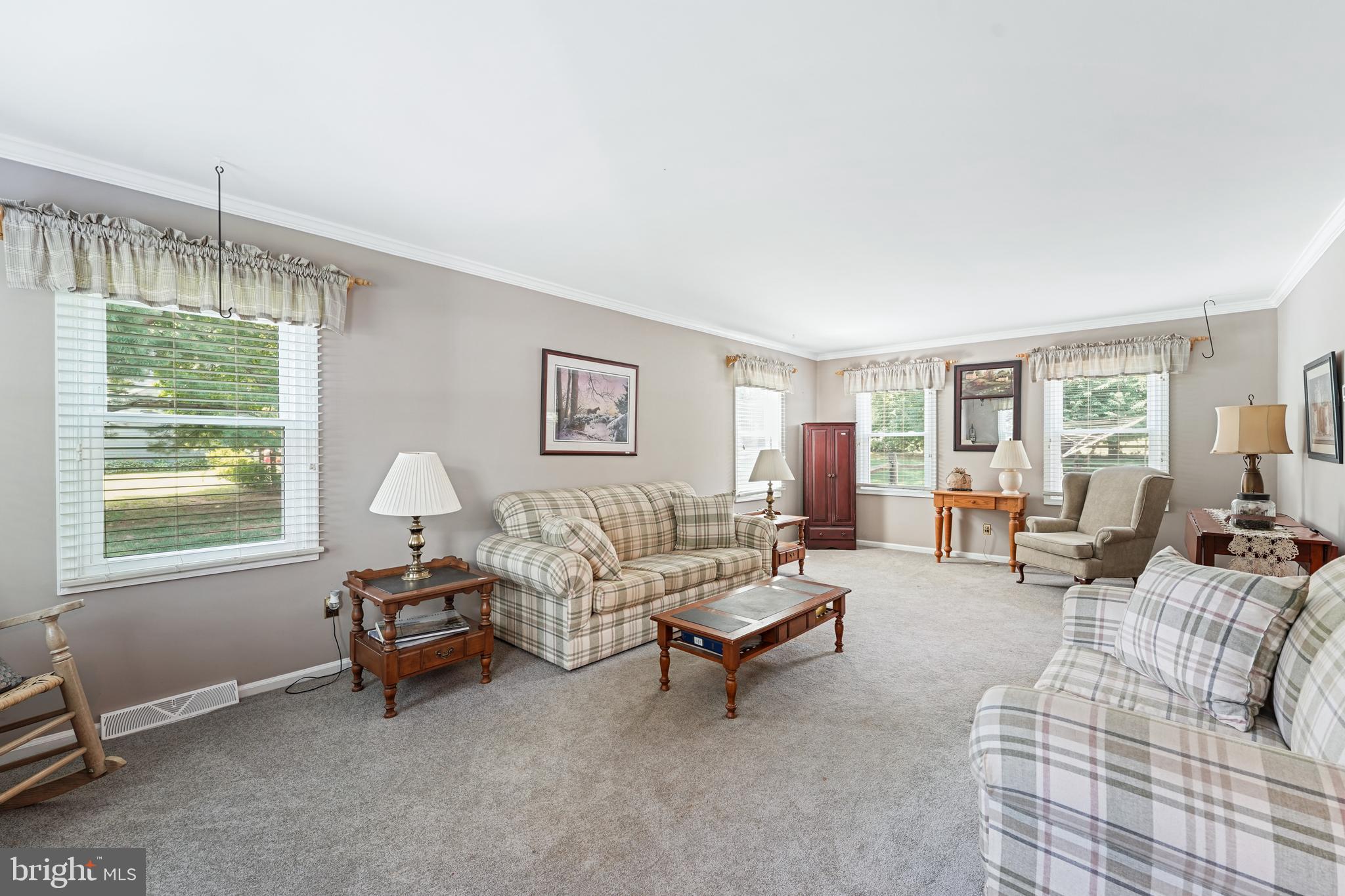 630 South Chester Road West Chester, PA 19382 - Photo 5 of 35 Living Room