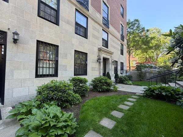$2,600 | 276 Marlborough Street, Unit G2, Boston, MA 02116