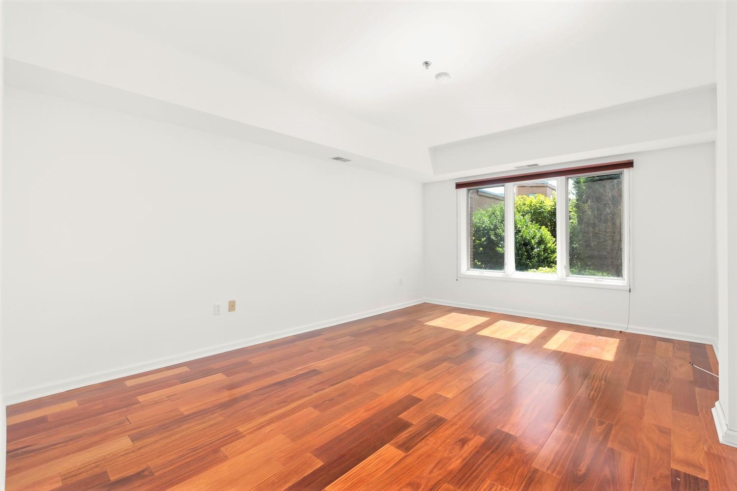 102 Rutledge Court Edgewater, NJ 07020 - Photo 13 of 31 Gallery Image 13