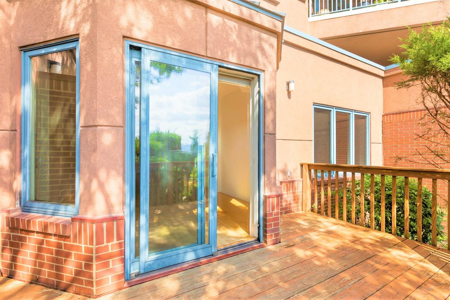 102 Rutledge Court Edgewater, NJ 07020 - Photo 3 of 31 Gallery Image 3