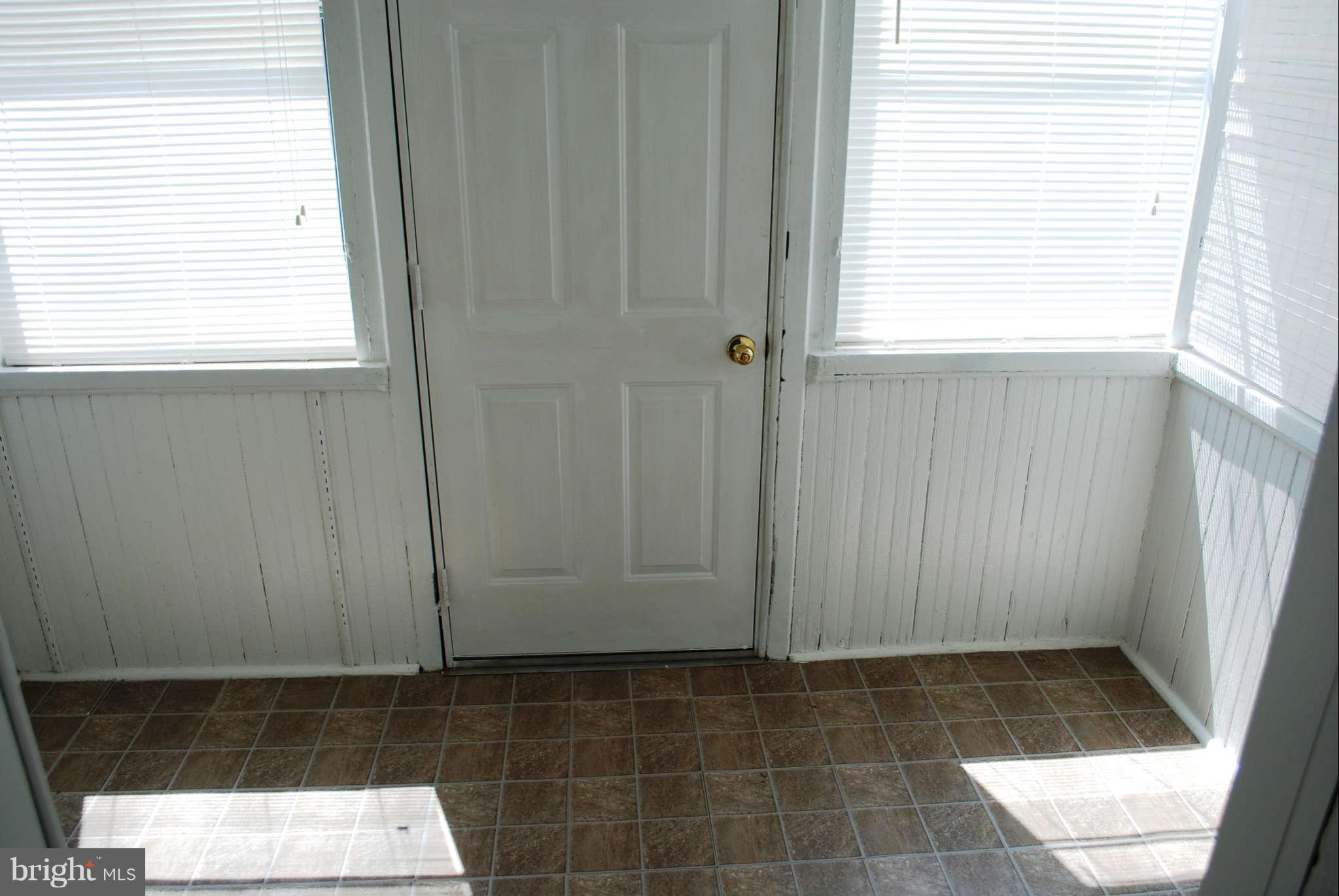11 Eastship Road Baltimore, MD 21222 - Photo 3 of 15 a bathroom with a window