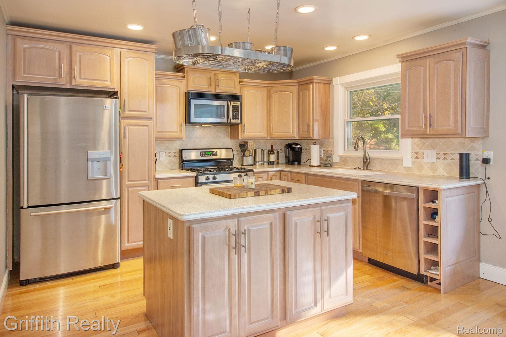 Kitchen 1.jpg