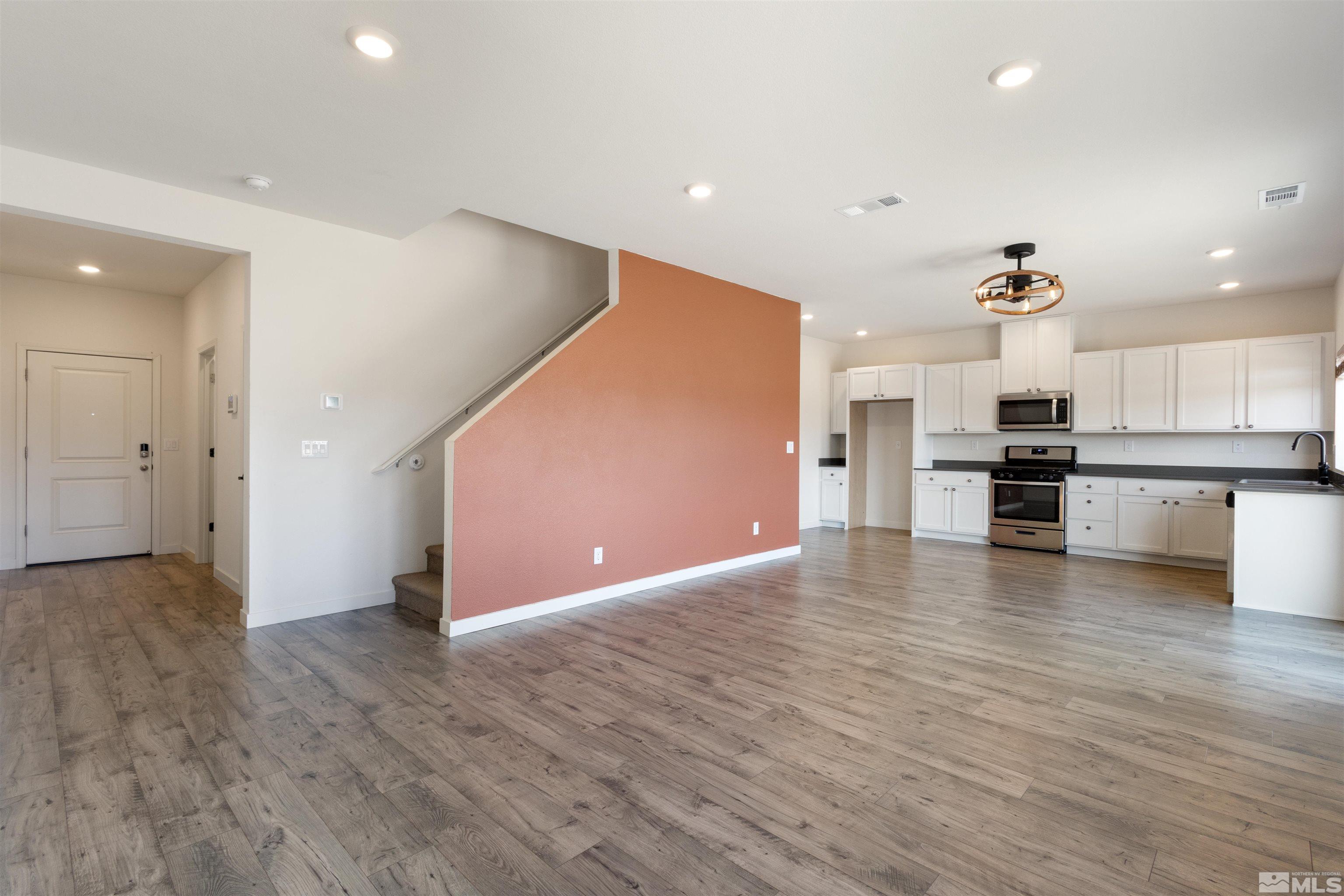 424 Antares Street Reno, NV 89506 - Photo 5 of 34 Photo 5