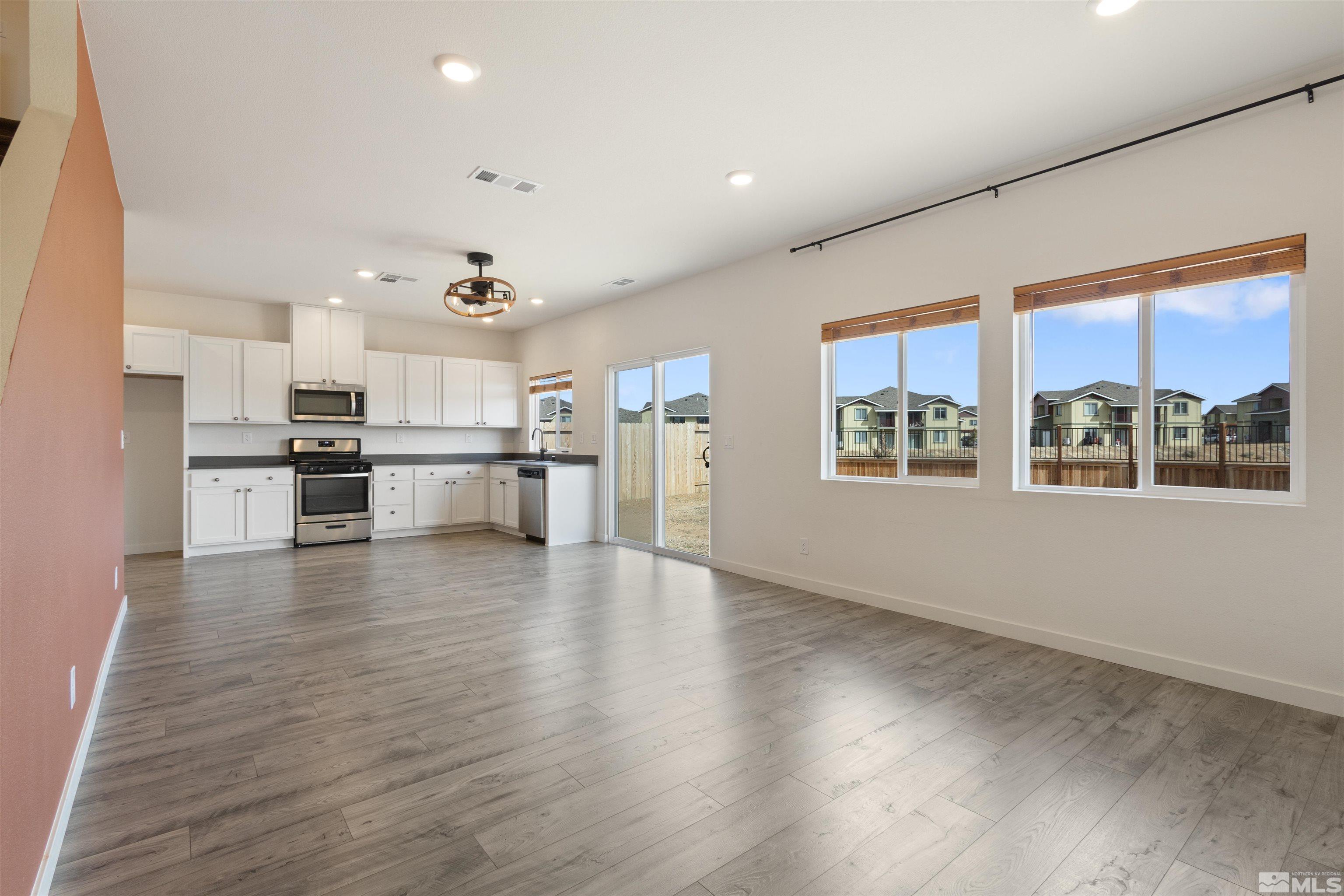 424 Antares Street Reno, NV 89506 - Photo 7 of 34 Photo 7