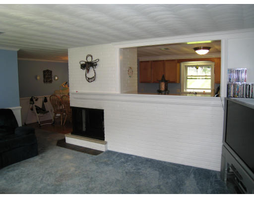 11 Francine Road Framingham, MA 01701 - Photo 11 of 17 Gallery Image 11