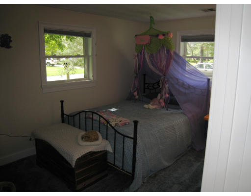 11 Francine Road Framingham, MA 01701 - Photo 15 of 17 Gallery Image 15