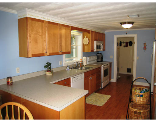 11 Francine Road Framingham, MA 01701 - Photo 8 of 17 Gallery Image 8