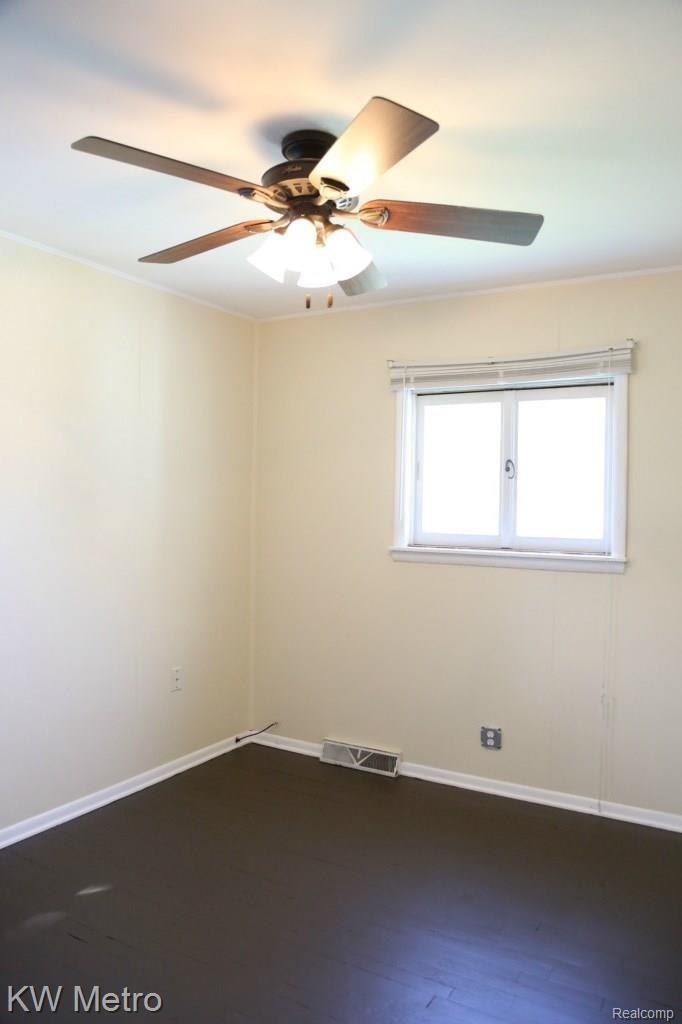 1922 Martin Road Ferndale, MI 48220 - Photo 19 of 32 8B8A5217.jpg