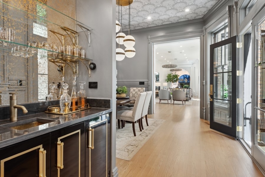 19 East Goethe Street Chicago, IL 60610 - Photo 14 of 46 a very nice looking dining room with a table and chairs