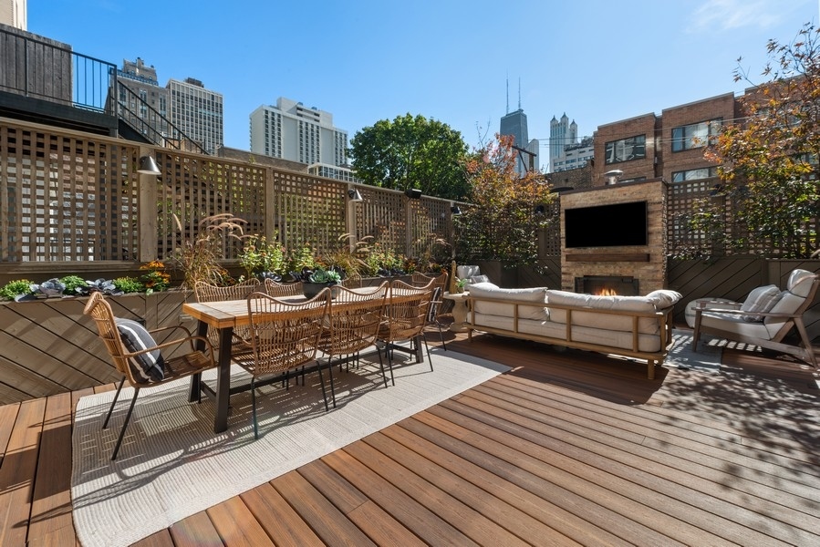 19 East Goethe Street Chicago, IL 60610 - Photo 24 of 46 a view of a terrace with seating area