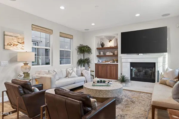 $1,750,000 | 4045 Harbour Island Lane, Oxnard, CA 93035