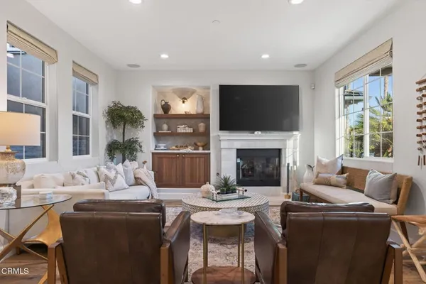 $1,750,000 | 4045 Harbour Island Lane, Oxnard, CA 93035