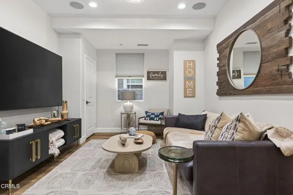 $1,750,000 | 4045 Harbour Island Lane, Oxnard, CA 93035