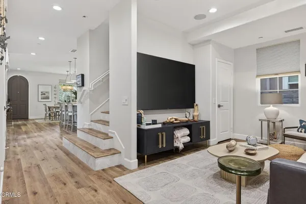 $1,750,000 | 4045 Harbour Island Lane, Oxnard, CA 93035