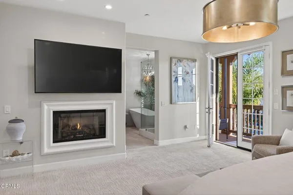 $1,750,000 | 4045 Harbour Island Lane, Oxnard, CA 93035