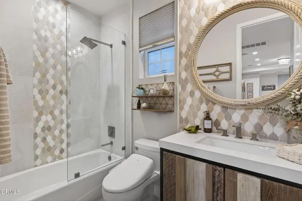 $1,750,000 | 4045 Harbour Island Lane, Oxnard, CA 93035