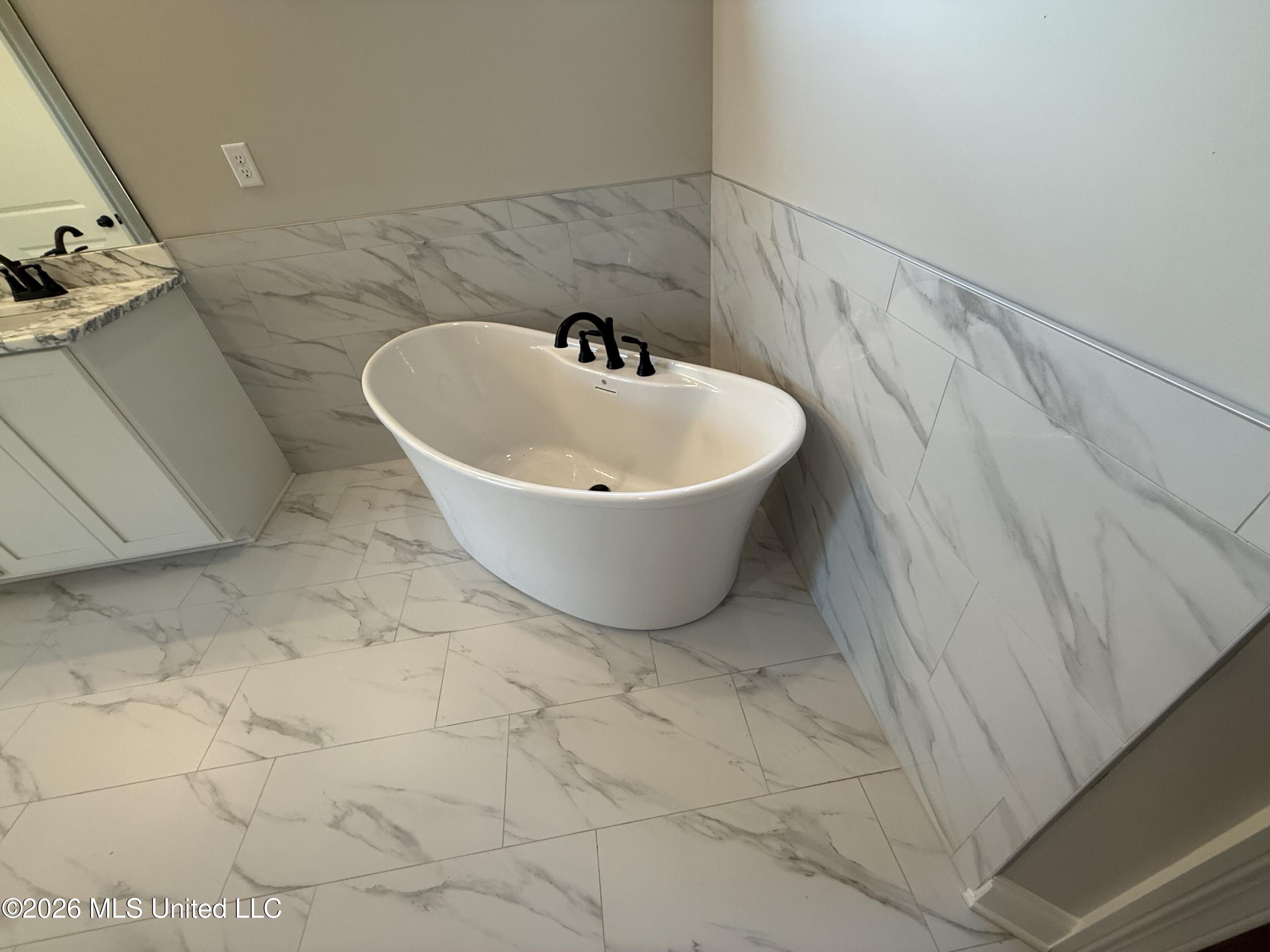 2275 Livingston Way Hernando, MS 38632 - Photo 23 of 48 IMG_3304