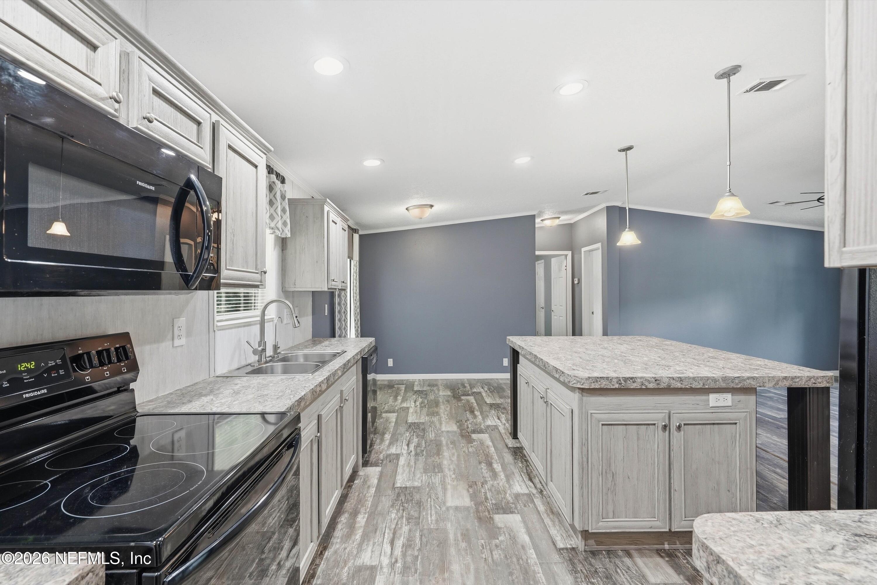 12965 Duval Lake Road East Jacksonville, FL 32218 - Photo 11 of 35 10-Kitchen