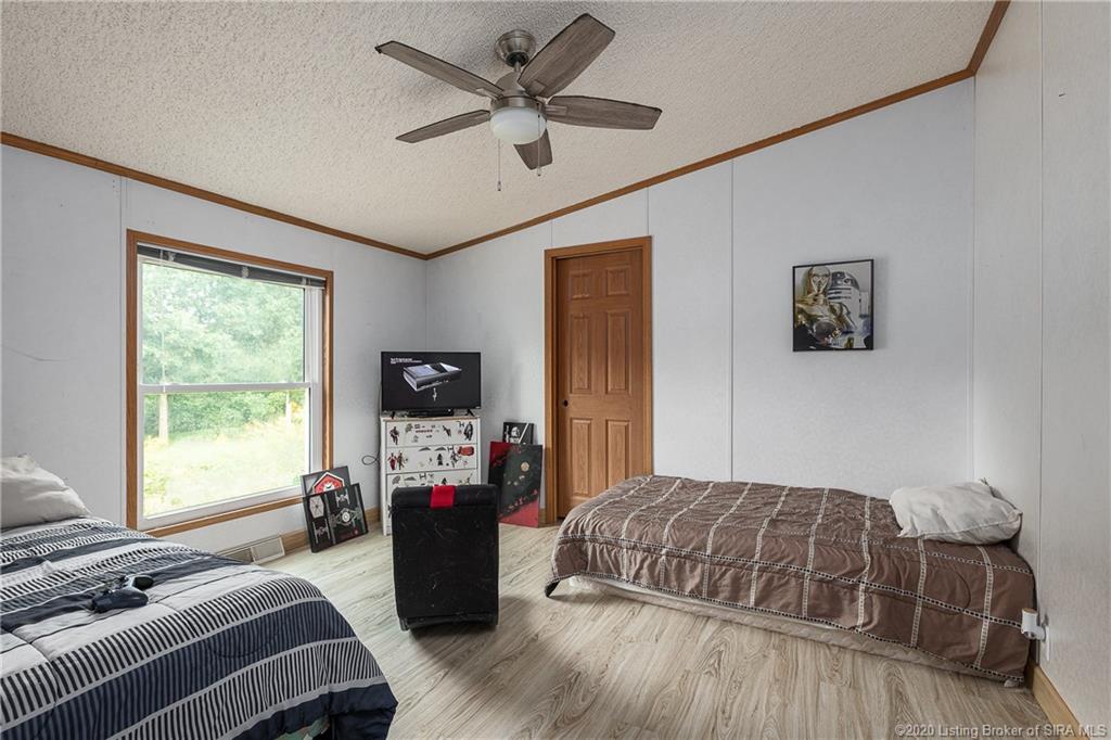 4890 East Robin Road Pekin, IN 47165 - Photo 16 of 34