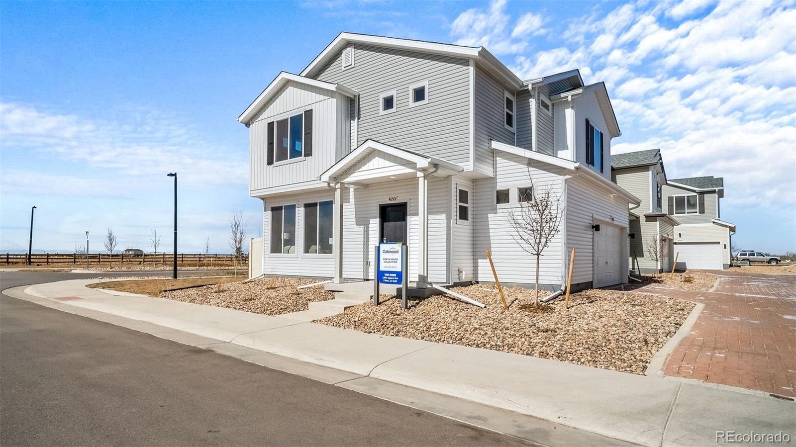 622 Wagon Wheel Way Bennett, CO 80102 - Photo 3 of 39