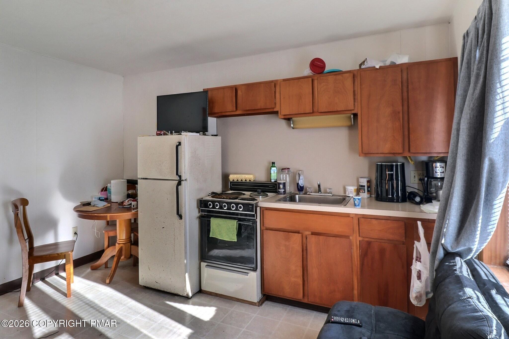 306 Merwinsburg Road Effort, PA 18330 - Photo 52 of 83 Efficiency Apartment