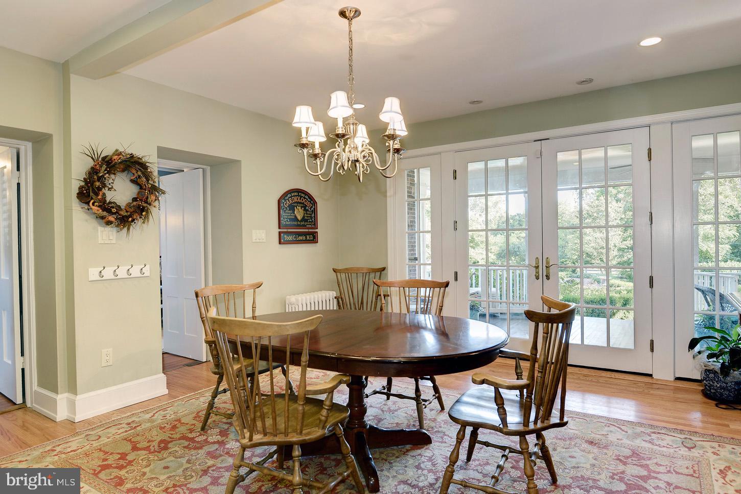 9414 Georgetown Pike Great Falls, VA 22066 - Photo 16 of 38