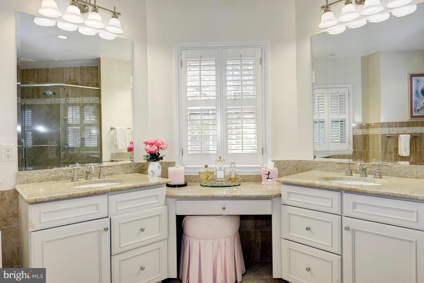 9414 Georgetown Pike Great Falls, VA 22066 - Photo 22 of 38