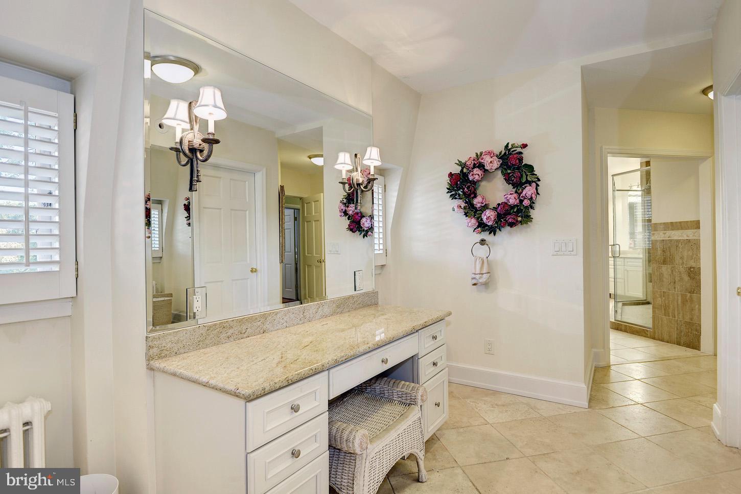 9414 Georgetown Pike Great Falls, VA 22066 - Photo 23 of 38