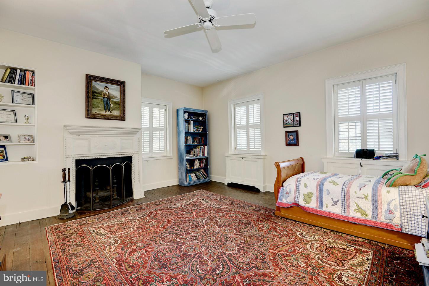 9414 Georgetown Pike Great Falls, VA 22066 - Photo 27 of 38