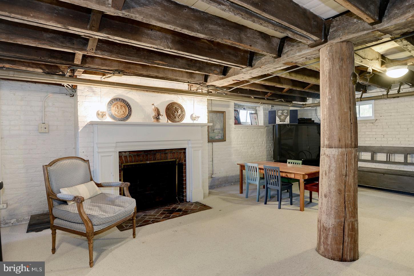 9414 Georgetown Pike Great Falls, VA 22066 - Photo 30 of 38