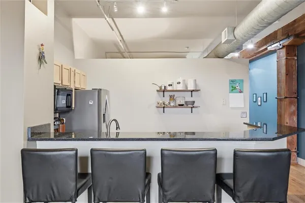 $280,000 | 200 Main Street, Unit 410, Kansas City, MO 64105