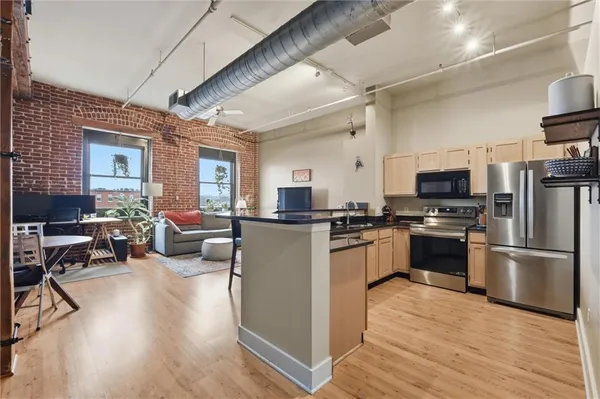 $280,000 | 200 Main Street, Unit 410, Kansas City, MO 64105