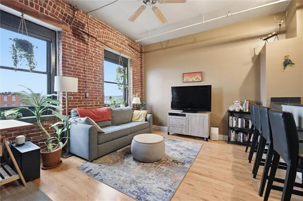 $280,000 | 200 Main Street, Unit 410, Kansas City, MO 64105