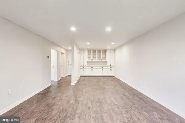 $2,000 | 7420 Lakeview Drive, Unit W205, Bethesda, MD 20817