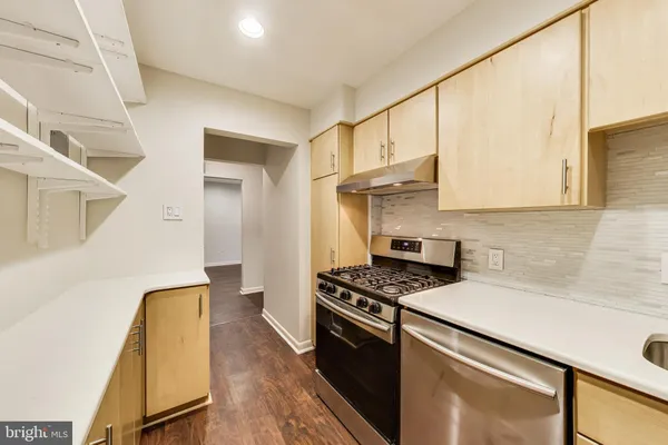 $2,000 | 7420 Lakeview Drive, Unit W205, Bethesda, MD 20817