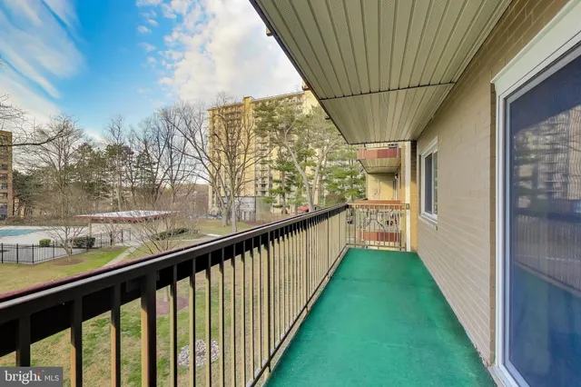 $2,000 | 7420 Lakeview Drive, Unit W205, Bethesda, MD 20817