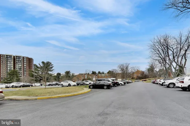 $2,000 | 7420 Lakeview Drive, Unit W205, Bethesda, MD 20817