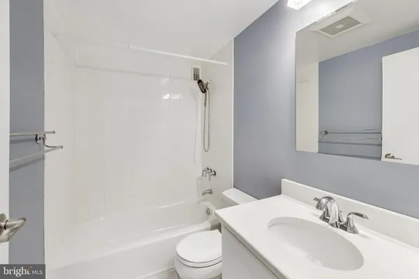 $2,000 | 7420 Lakeview Drive, Unit W205, Bethesda, MD 20817